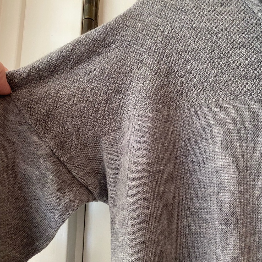 Adrienne Vittadini fine gauge 100% merino gray tunic cowl neck sweater L - Picture 2 of 7